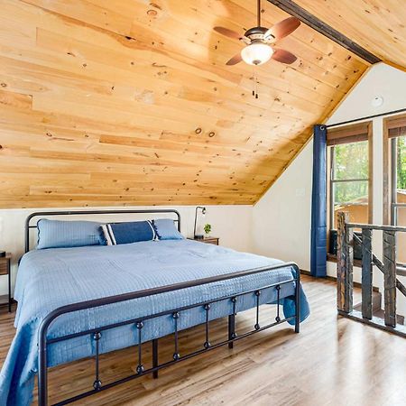 Quaint Loft Cabin W Hot Tub, Firepit, Deck & Grill Геджсвілл Екстер'єр фото