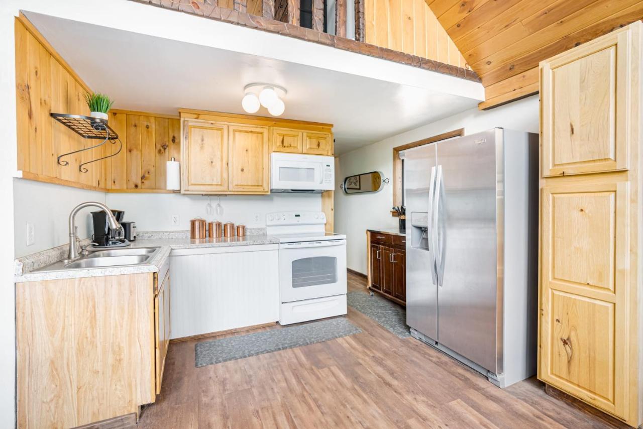 Quaint Loft Cabin W Hot Tub, Firepit, Deck & Grill Геджсвілл Екстер'єр фото