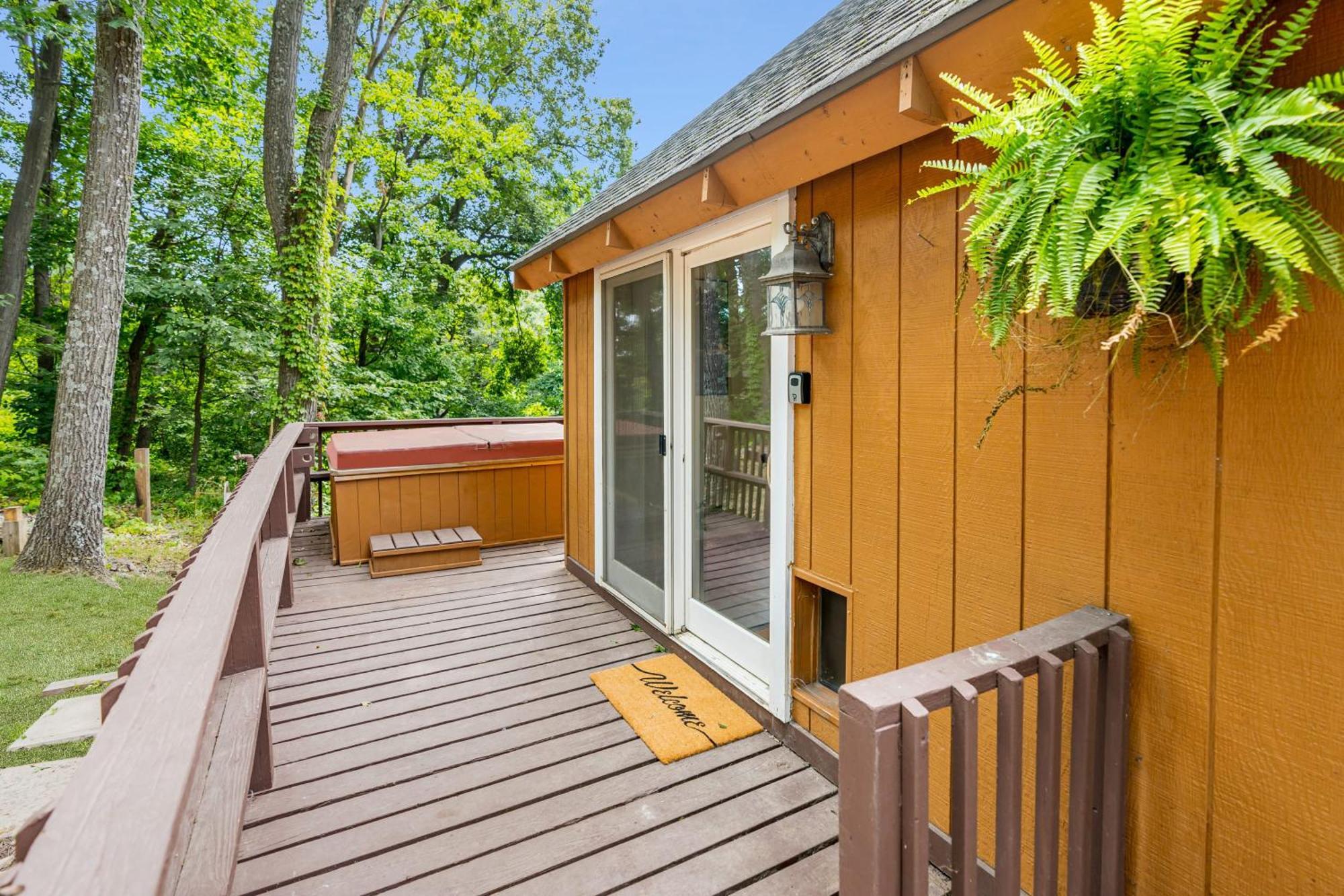Quaint Loft Cabin W Hot Tub, Firepit, Deck & Grill Геджсвілл Екстер'єр фото