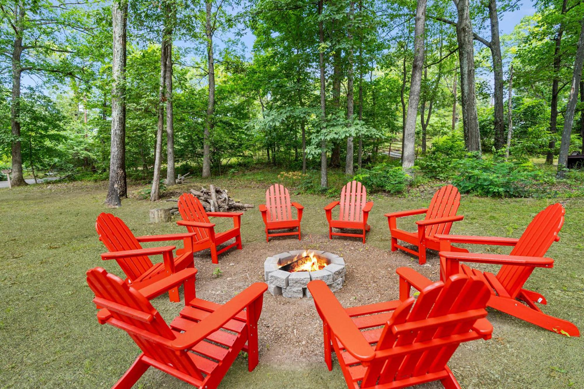 Quaint Loft Cabin W Hot Tub, Firepit, Deck & Grill Геджсвілл Екстер'єр фото
