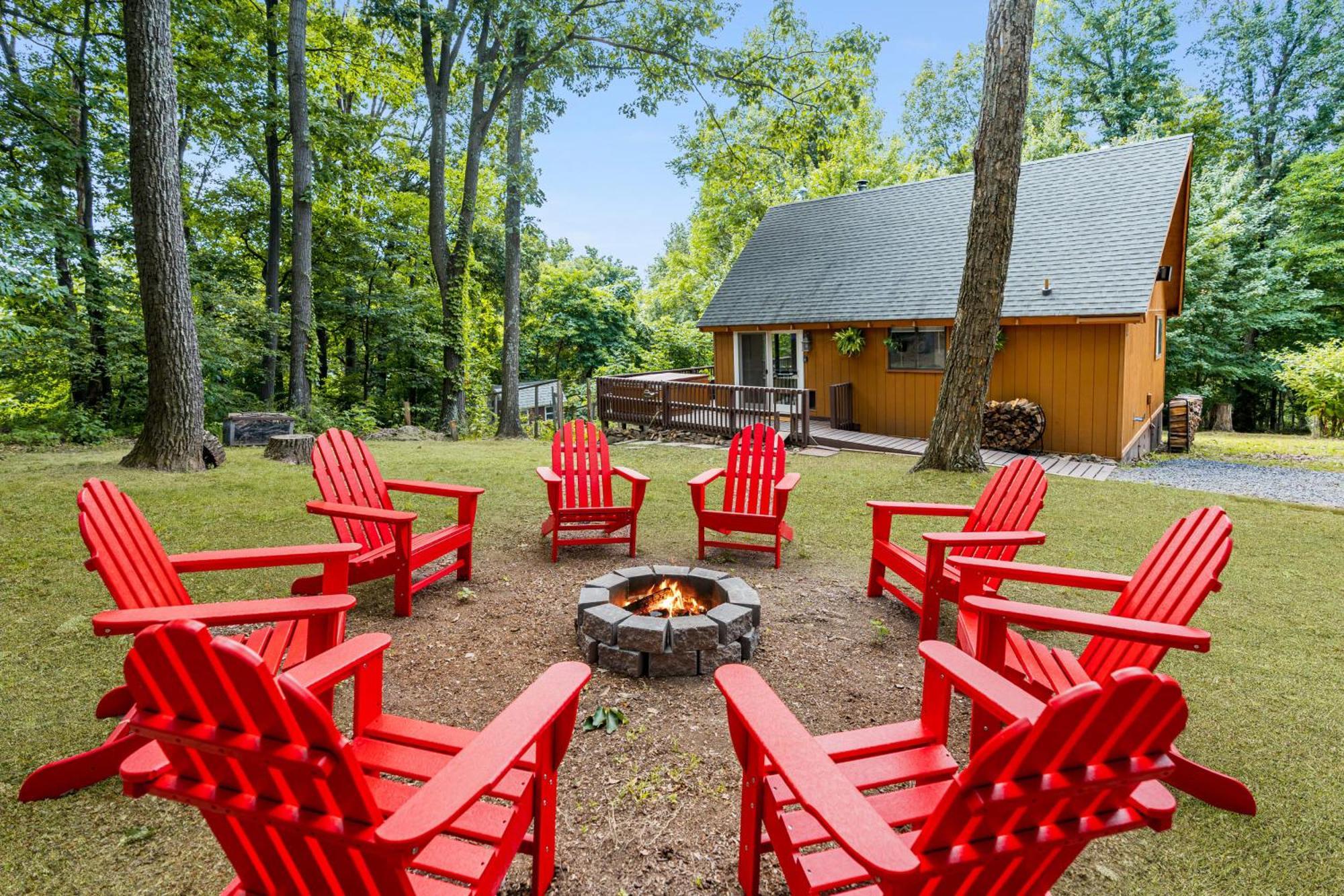 Quaint Loft Cabin W Hot Tub, Firepit, Deck & Grill Геджсвілл Екстер'єр фото
